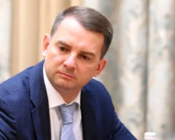 Ярослав Нилов предложил полную рабочую неделю с сокращенным днем yaroslav nilov predlozhil polnuyu rabochuyu nedelyu s sokrashhennym dnem-signaldaily-ru-0