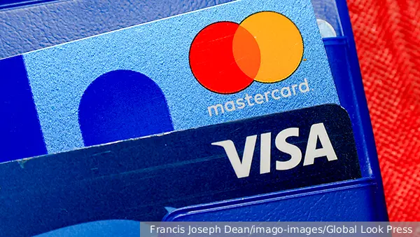 Банк России заявил о необходимости избавления от карт Mastercard и Visa