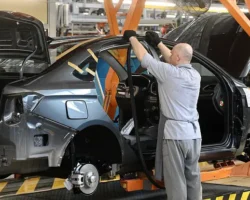 АвтоВАЗ возвращается к работе и готовит выпуск Lada Azimut и Lada NIVA avtovaz vozvrashhaetsya k rabote i gotovit vypusk i -signaldaily-ru-0