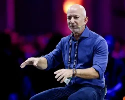 Джефф Безос готовит продажу уникальной яхты Кору от Oceanco dzheff bezos gotovit prodazhu unikalnoj yahty koru ot -signaldaily-ru-0