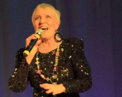 galina nenasheva  yarkaya zhizn i muzyka v serdczah millionov-signaldaily-ru-0