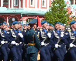 Кремль под руководством Дмитрия Пескова о приоритетах Дня Победы 2024 kreml pod rukovodstvom dmitriya peskova o prioritetah dnya pobedy 2024-signaldaily-ru-0