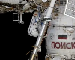 Кудь-Сверчков и Микаев от Роскосмоса в открытом космосе – успешно! kudsverchkov i mikaev ot roskosmosa v otkrytom kosmose uspeshno-signaldaily-ru-0