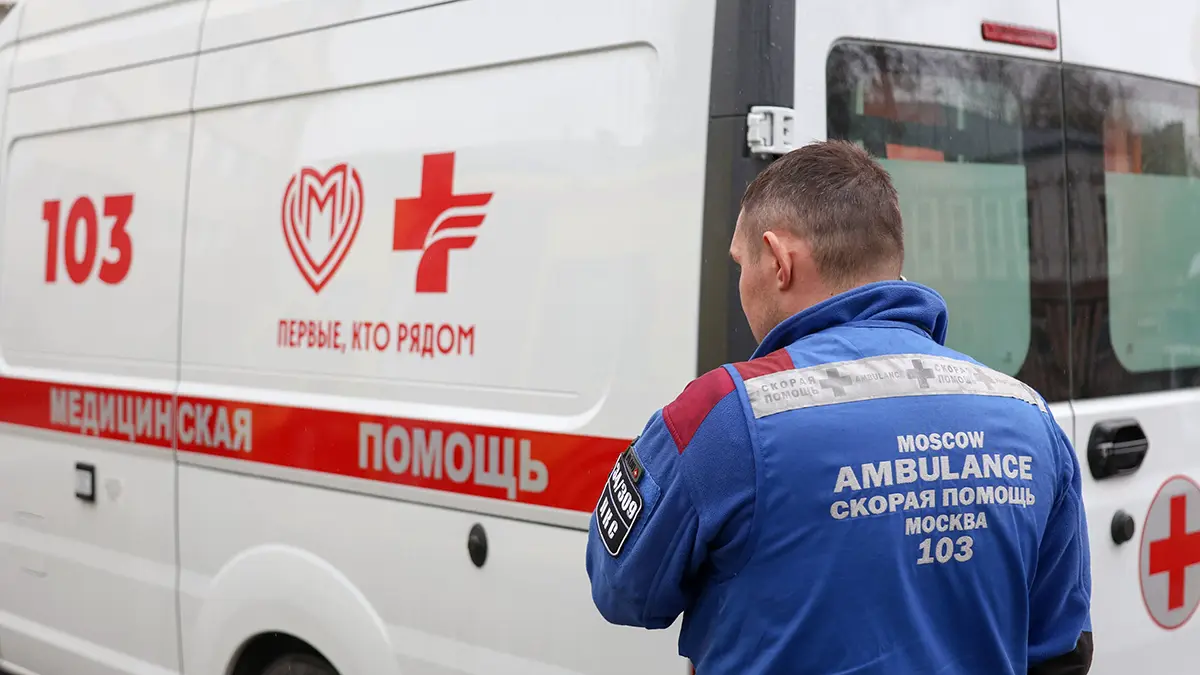 «112»: Еще одного атлета госпитализировали с забега в центре Москвы, он в коме