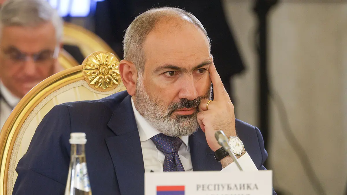 Пашинян заявил, что примет новую конституцию в случае переизбрания в июне