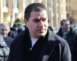 shalva papuashvili kritikuet es za molchanie o dne pobedy-signaldaily-ru-0