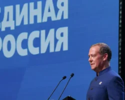 dmitrij medvedev i edinaya rossiya podderzhivayut politiku putina-signaldaily-ru-0