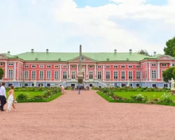 leto v moskve s mosbiletom kuskovo sokolniki spasskaya bashnya-signaldaily-ru-0