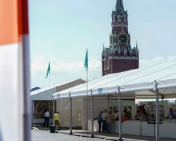 medinskij ozvuchil privet putina na shestvii knigi v stolicze-signaldaily-ru-0