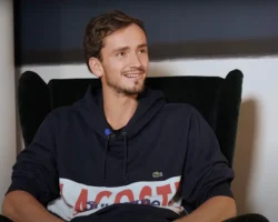 Мирра Андреева сияет на Ролан Гаррос как Даниил Медведев mirra andreeva siyaet na rolan garros kak daniil medvedev-signaldaily-ru-0