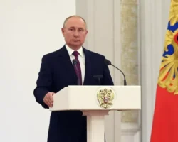 Путин на День России вручит госпремии, чествуя Героев Труда putin na den rossii vruchit gospremii chestvuya geroev truda-signaldaily-ru-0