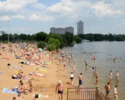 rospotrebnadzor i mchs razyasnyayut usloviya otdyha u vody-signaldaily-ru-0