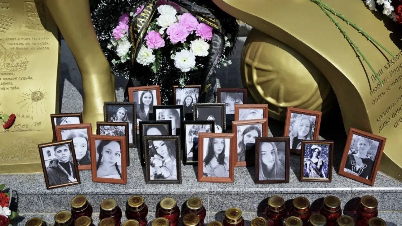 Небензя показал в Совбезе ООН фотографии погибших в Старобельске девушек