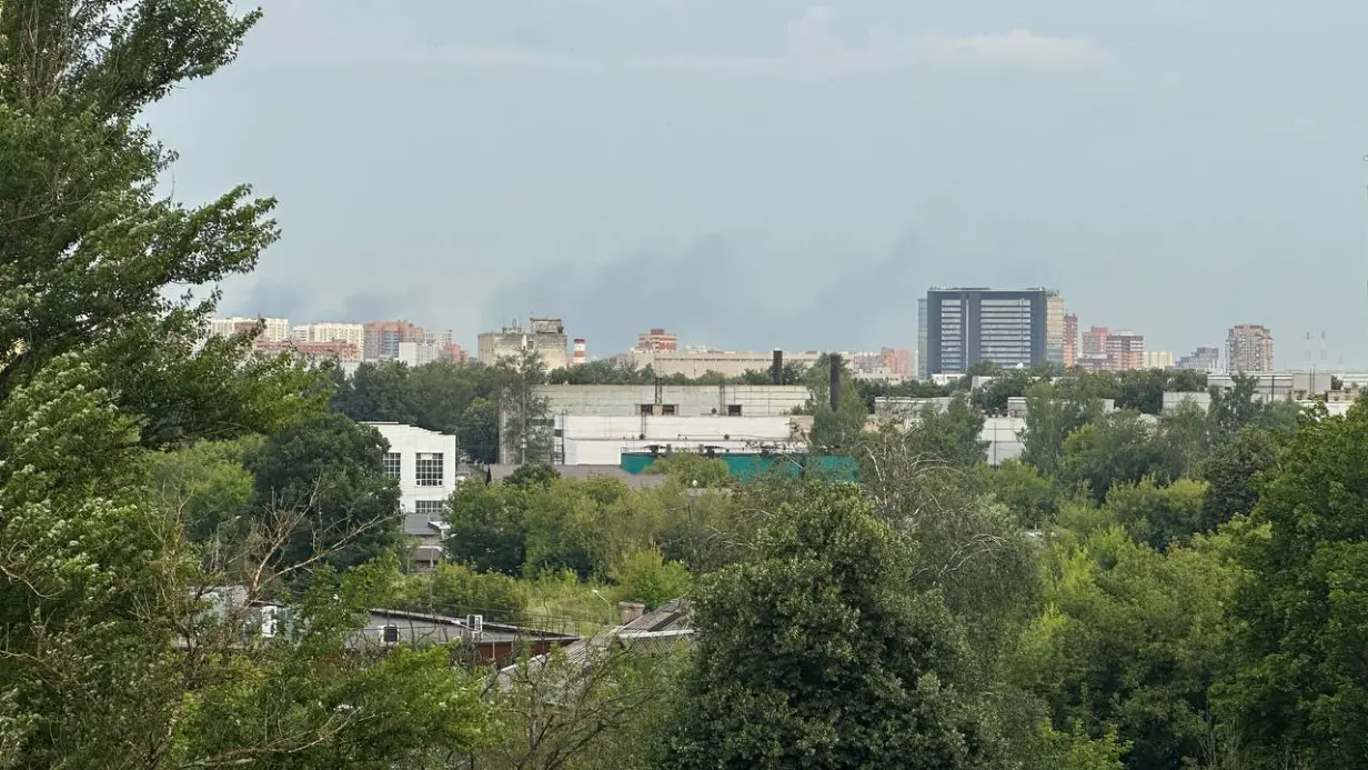 Пожар начался в торговом центре в подмосковном Красногорске