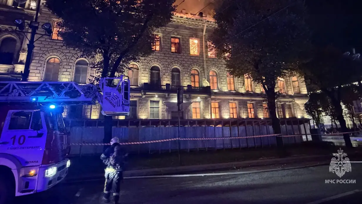 Ранг пожара в особняке Миллера в Санкт-Петербурге повысили до третьего