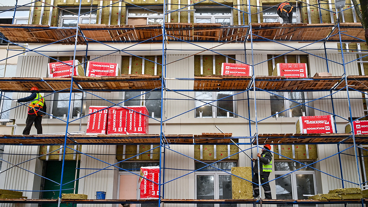 Здание научно-исследовательского института обновили на юге Москвы