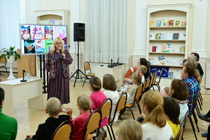 Неделя детской книги открылась в Екатеринбургской библиотеке Крапивина с участием Ольги Поповой-0