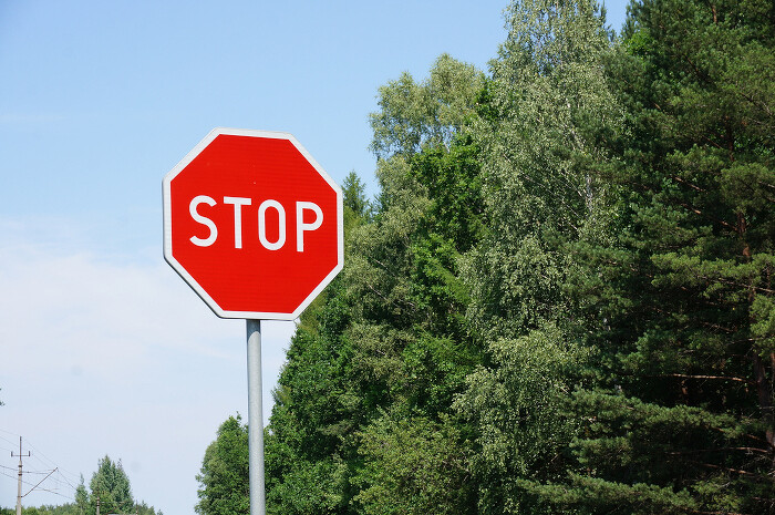 stop700.jpg