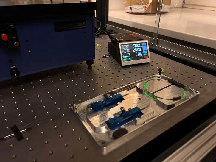 Установка волоконного эрбиевого генератора