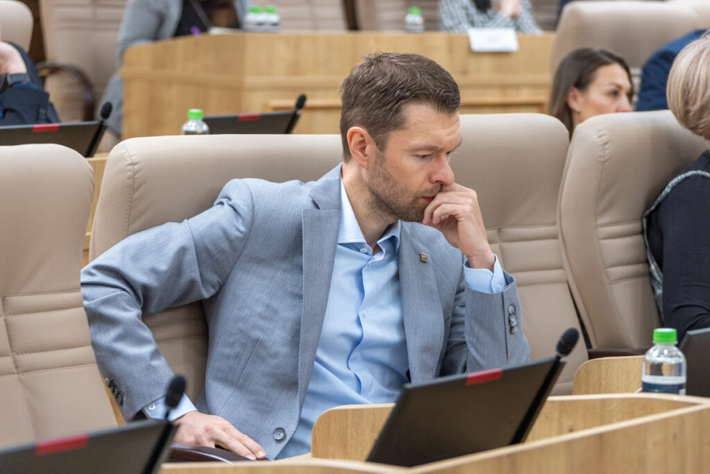 Алексей Вихарев организует выездные встречи