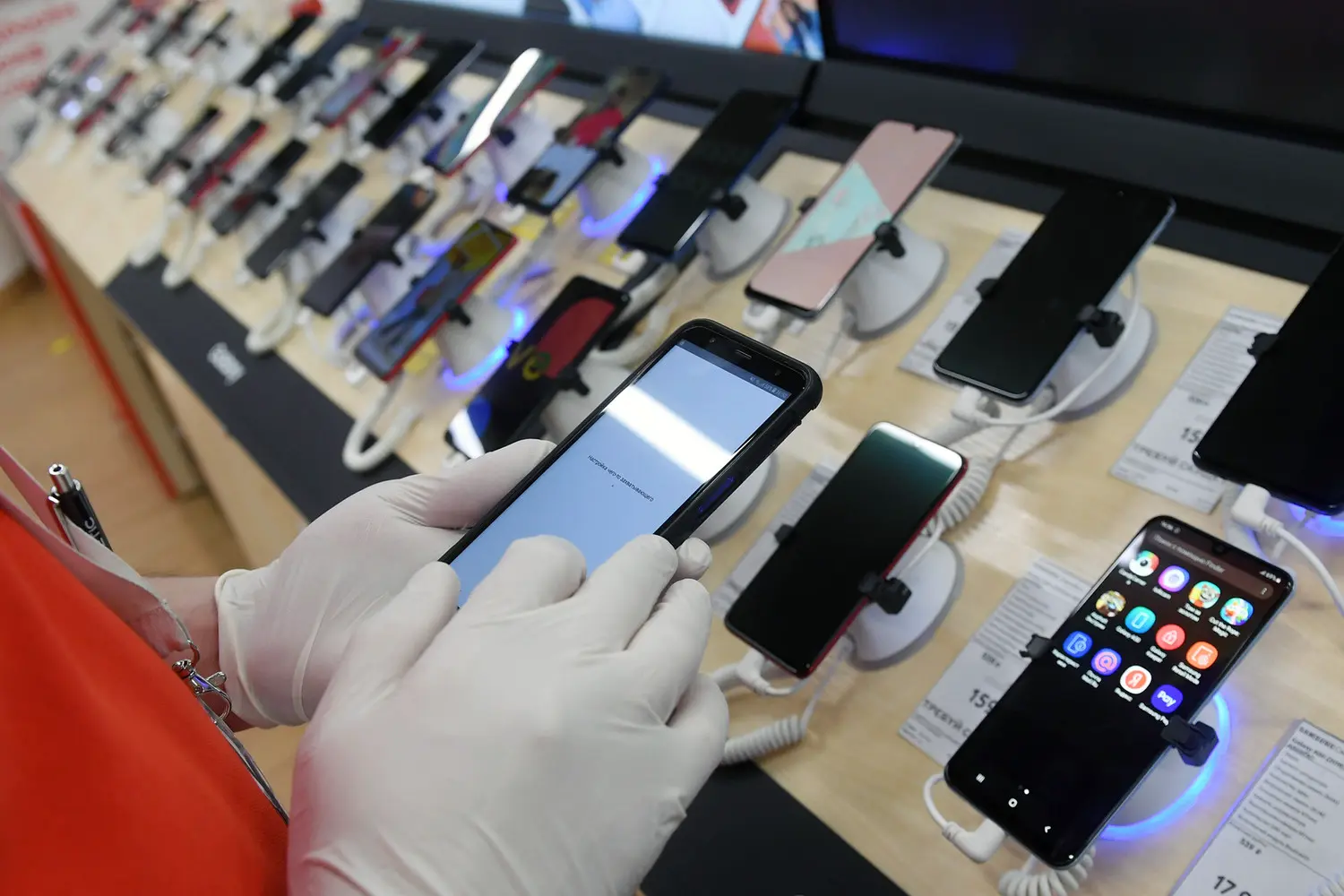 Анна Кашницкая из Unisimka рассказала, как подготовить iPhone и Android к переходу с eSIM-0
