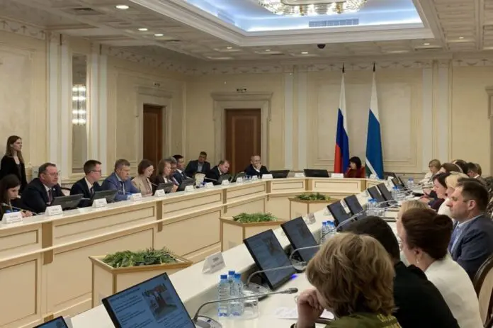 Татьяна Савинова и Денис Паслер открывают новые горизонты для молодежи Свердловской области и Качканарского ГОК-0