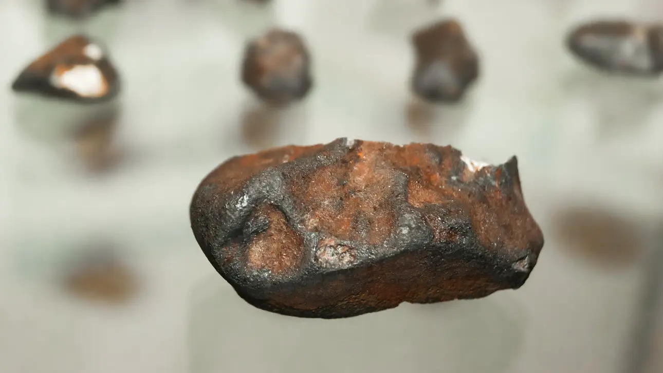 Как отличить метеорит от камня