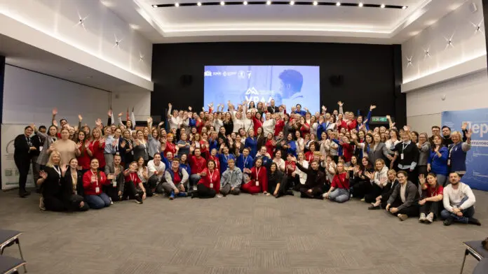 В Екатеринбурге прошел образовательный форум «Урал — дом молодежи», породивший новые инициативы-0