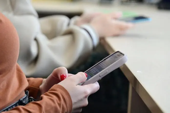 Екатеринбург: Андрей Елизаров о росте интереса к ретро-iPhone-0