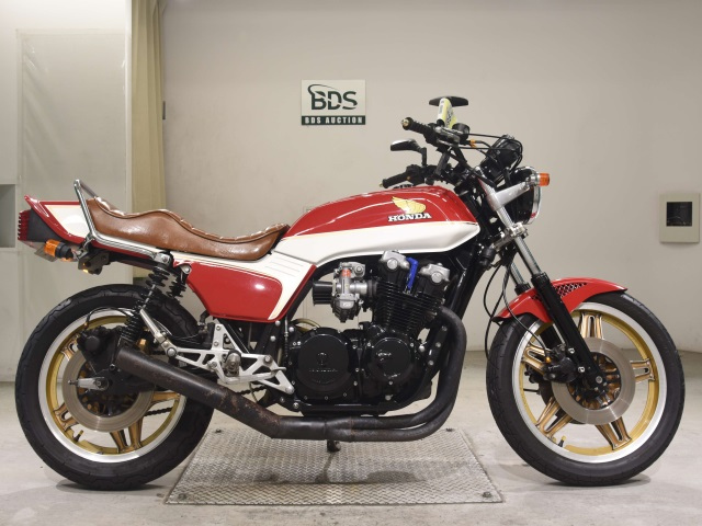 Honda CB750 RC04