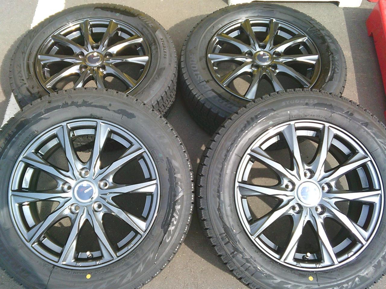 Комплект шин BRIDGESTONE BLIZZAK VRX2 + диски BADX D.O.S. GAVIALⅢ