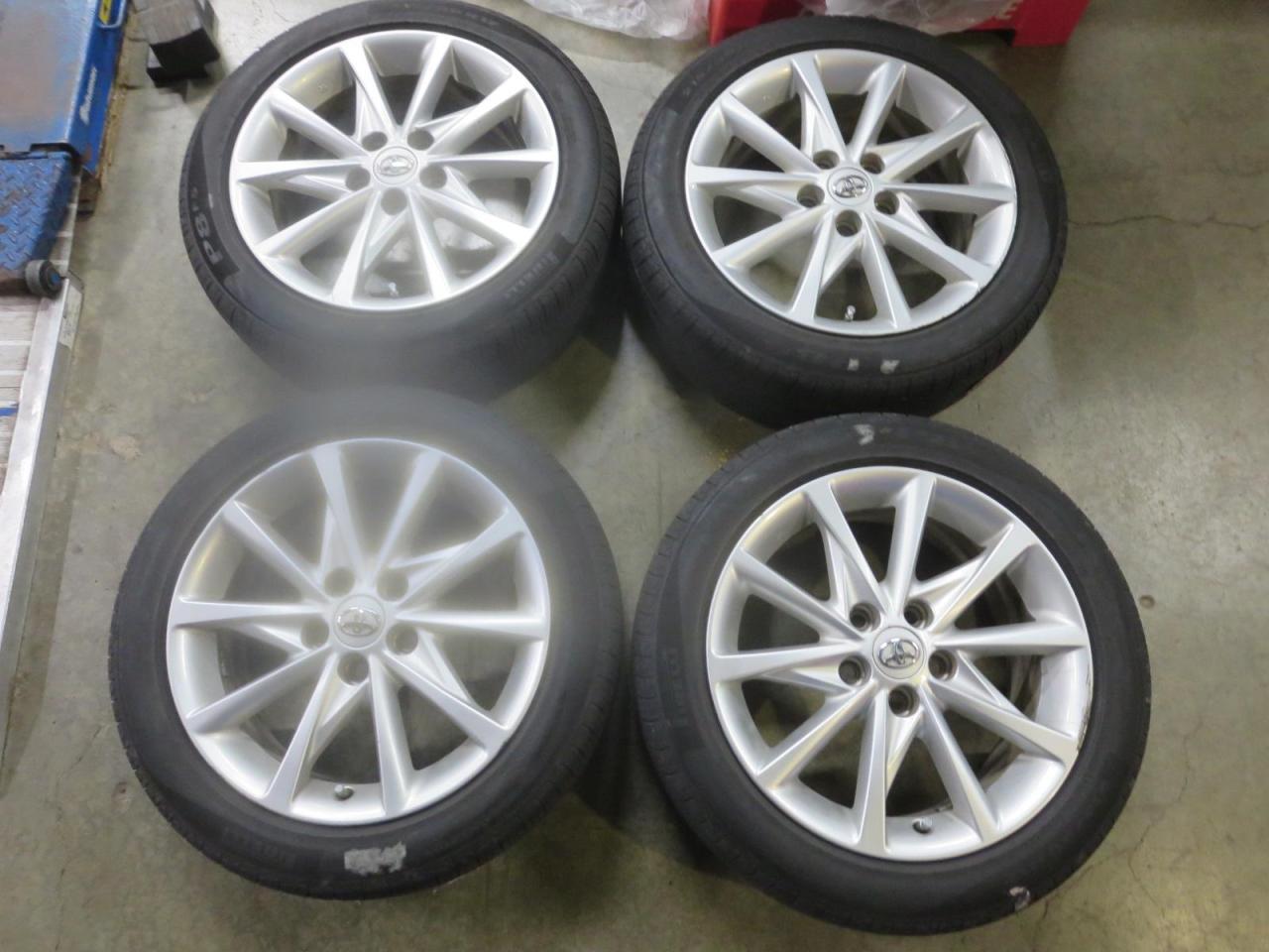 Комплект шин PIRELLI P8 FS + штатные диски Toyota Prius α