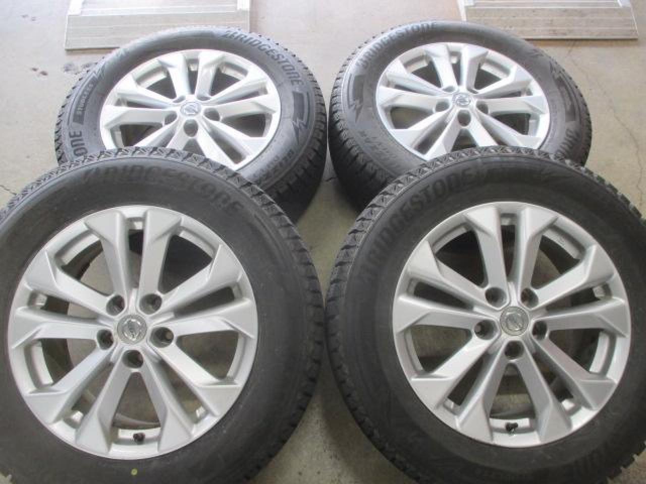 Комплект шин BRIDGESTONE BLIZZAK DM-V3 + штатные диски Nissan X-Trail
