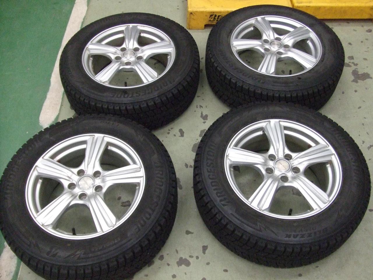 Комплект шин DUNLOP VIOLENTO KS + диски BRIDGESTONE BLIZZAK DM-V3
