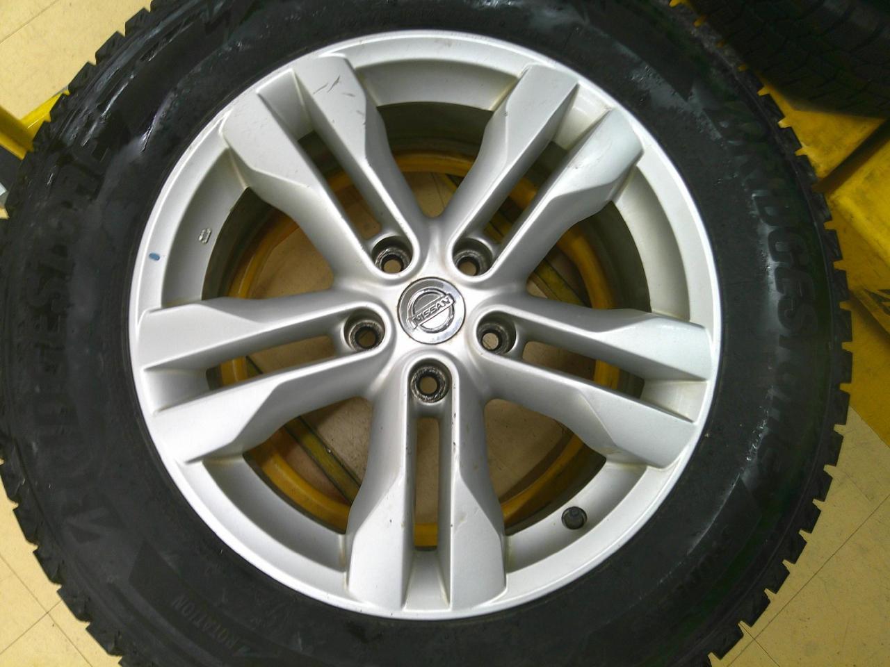 Комплект шин BRIDGESTONE BLIZZAK DM-V3 + штатные диски Nissan X-Trail