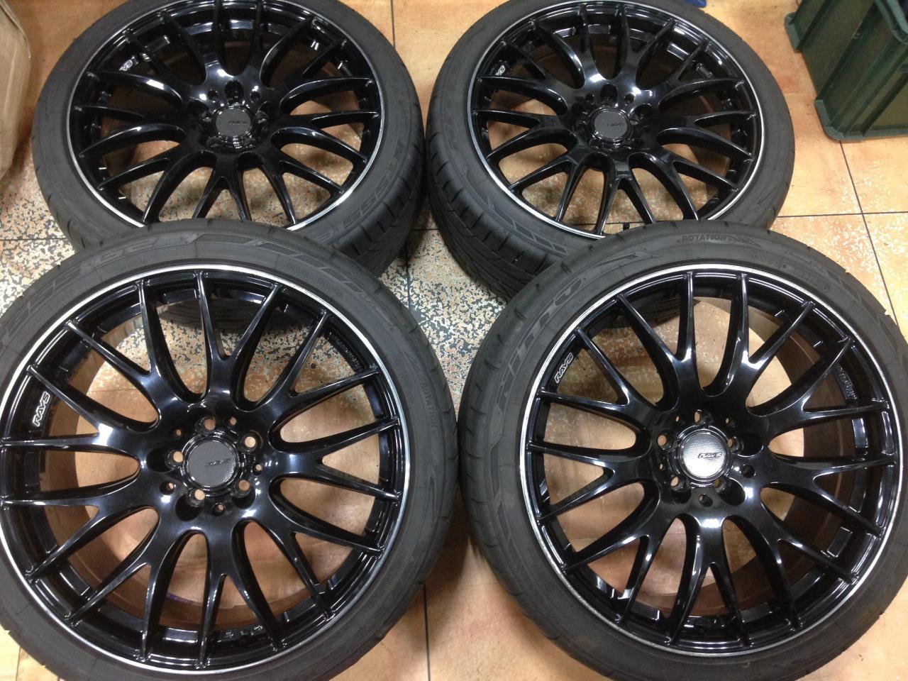 Комплект шин NITTO NT555 G2 + диски RAYS HOMURA 2×9