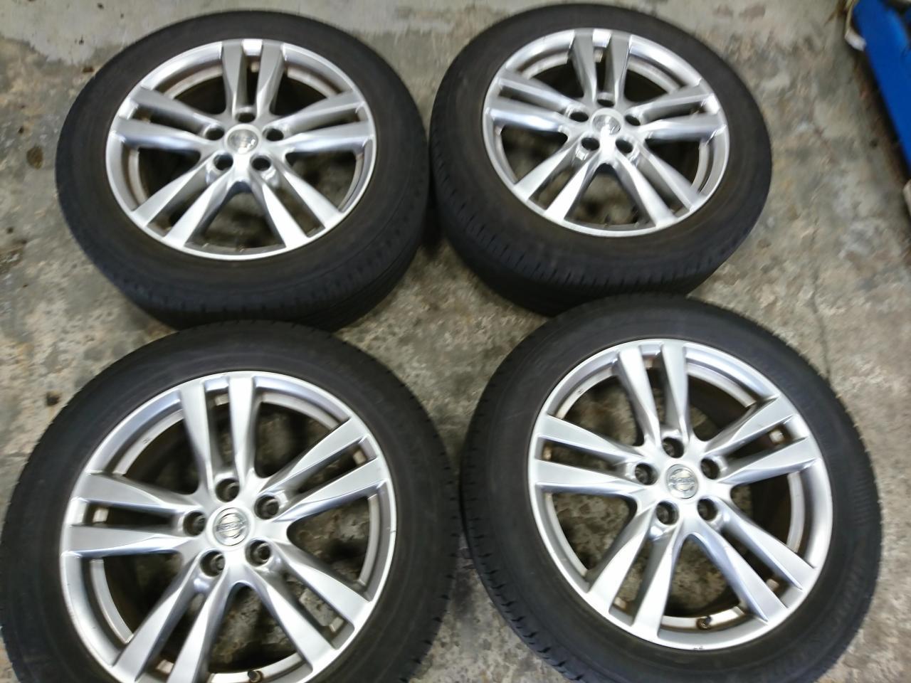 Комплект шин BRIDGESTONE REGNO GRVⅡ + штатные диски Nissan