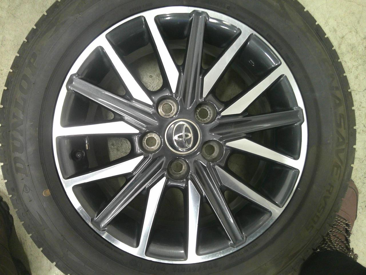 Комплект шин DUNLOP ENASAVE RV505 + штатные диски Toyota Noah / Voxy 80 серии (дорестайл)