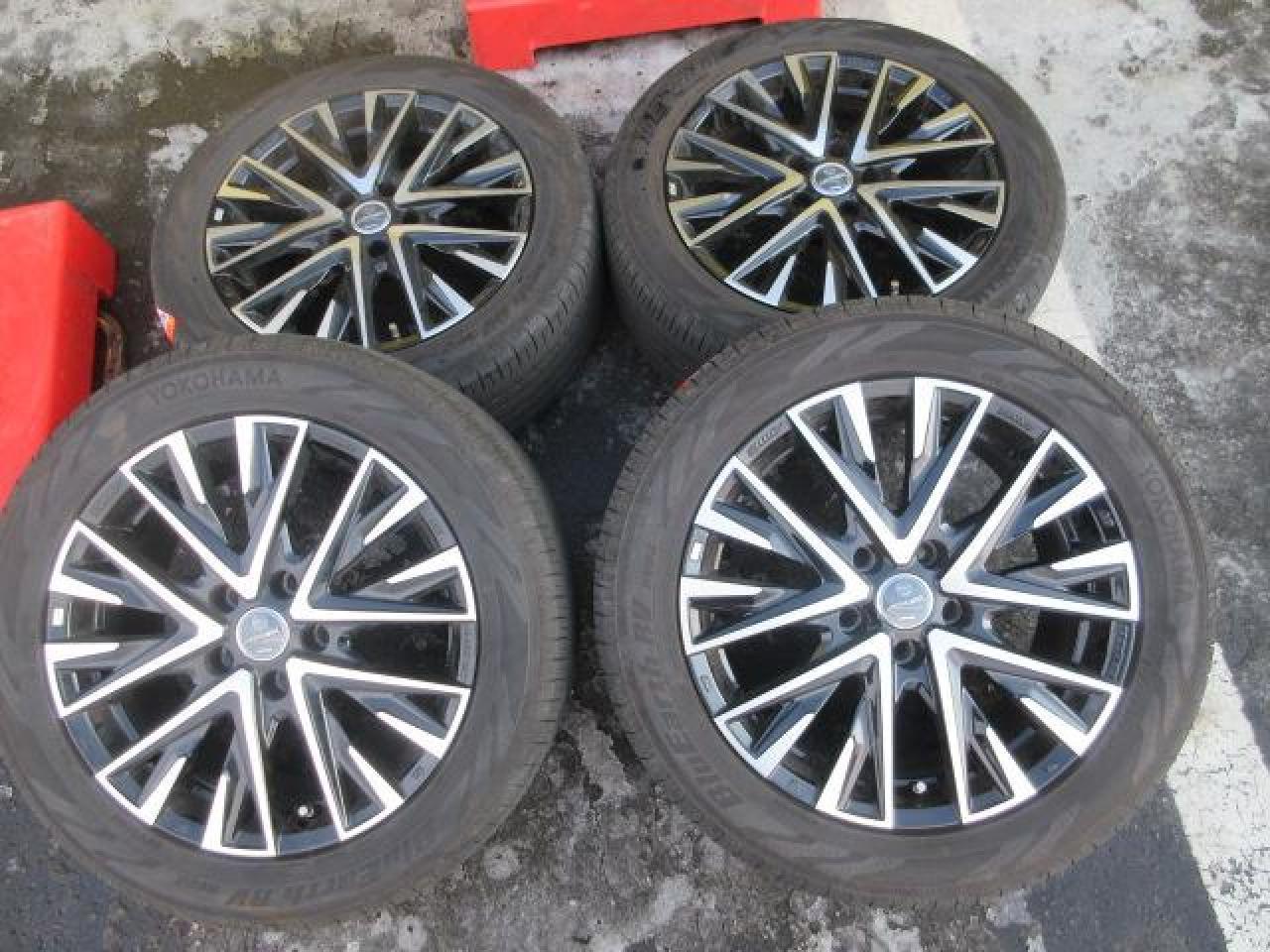 Комплект шин YOKOHAMA BluEarth RV03 + диски KYOHO SMACK LEGINA