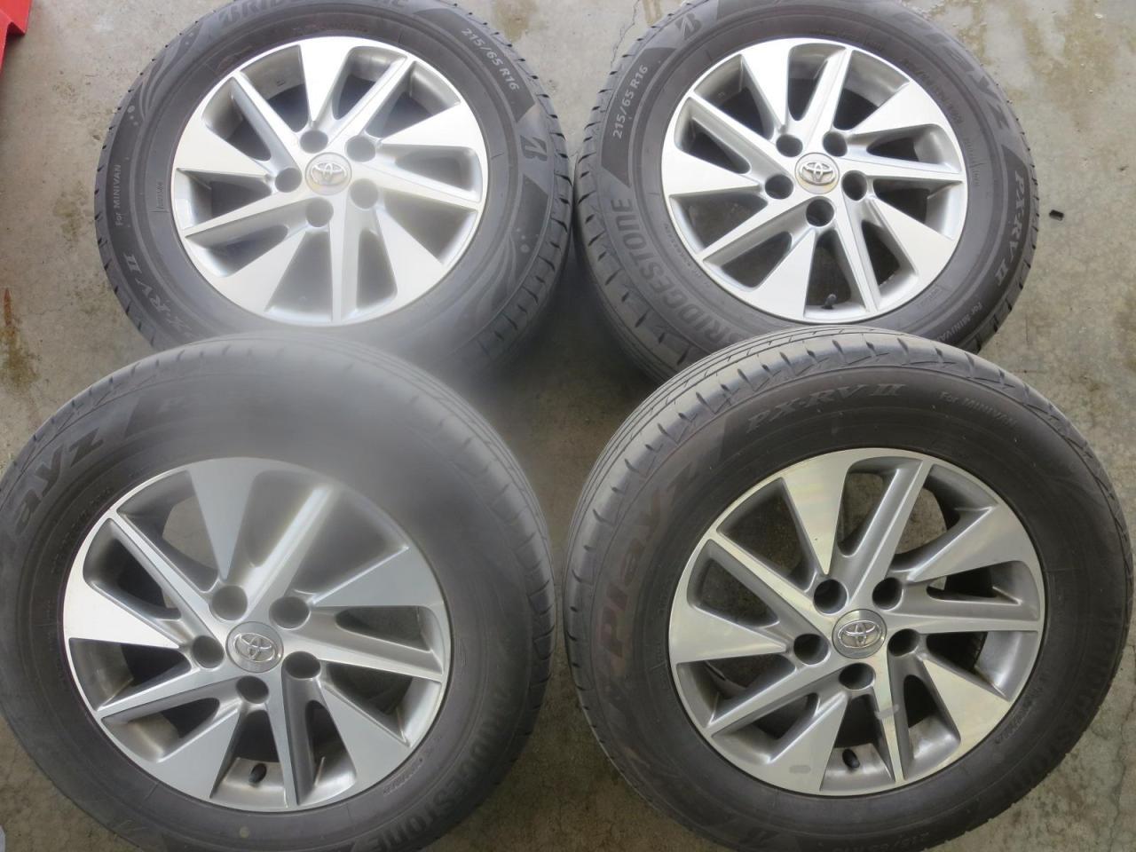 Комплект шин BRIDGESTONE Playz PX-RVⅡ + штатные диски Toyota 20 серии Alphard / Vellfire