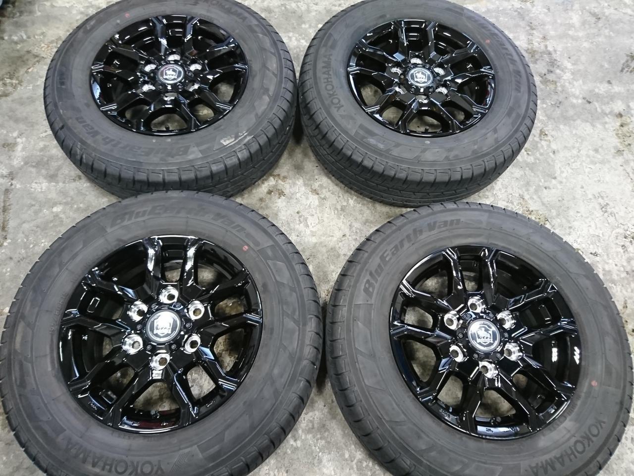 Комплект шин YOKOHAMA Blue-Van RY55 + диски KOSEI BAREROCK BISON