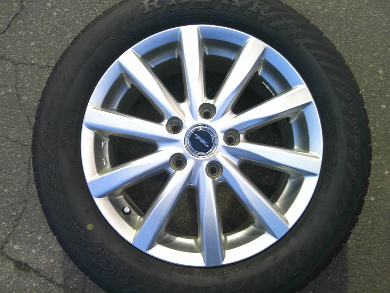 Комплект шин DUNLOP DUFACT DT9 + диски DUNLOP SP SPORT FASTRESPONSE