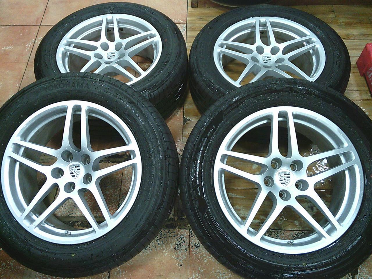 Комплект шин YOKOHAMA ADVAN V61 + штатные диски Porsche S