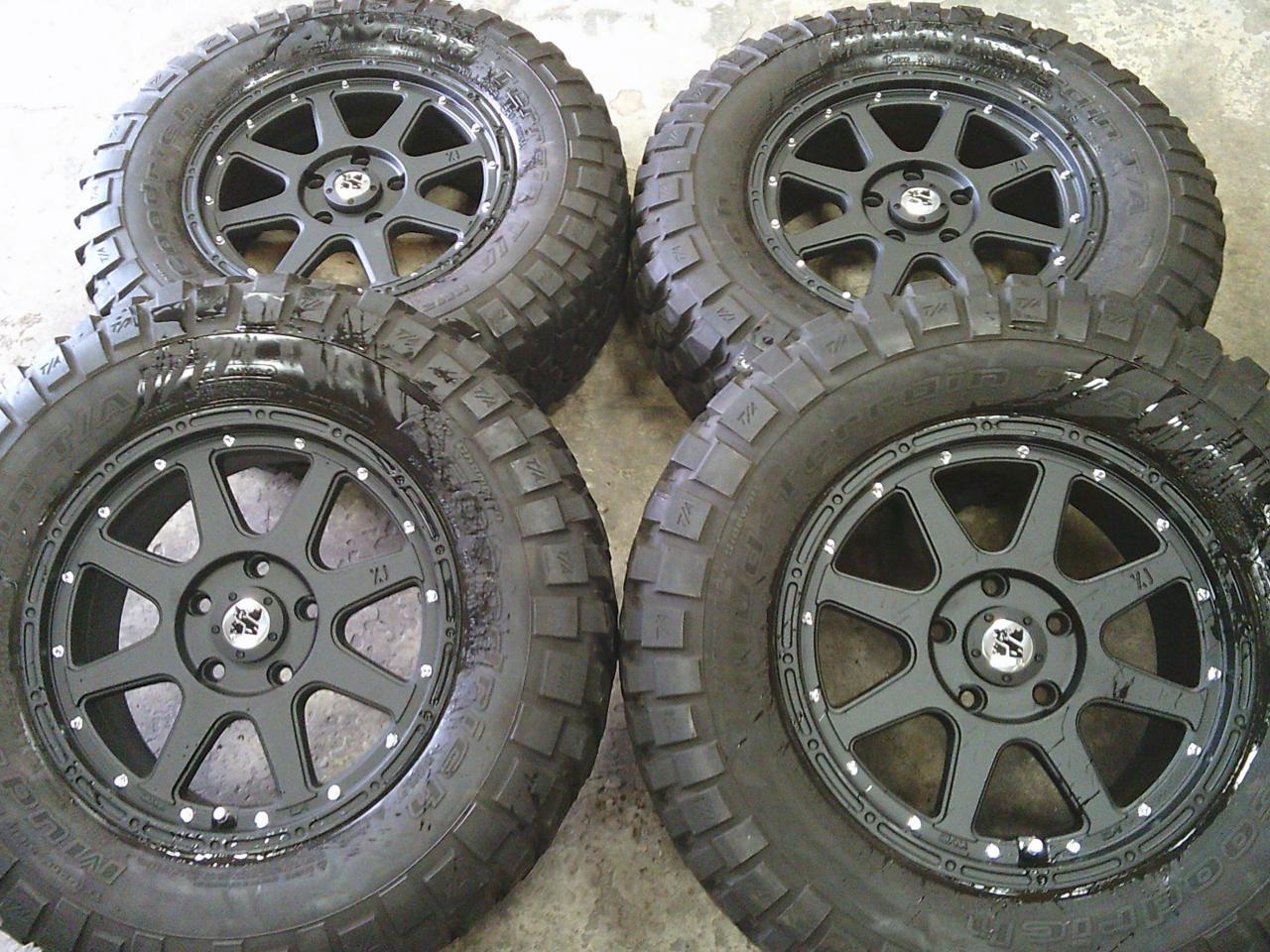 Комплект шин BFGoodrich Mud-Terrain T/A KM2 + диски MLJ XTREME-J