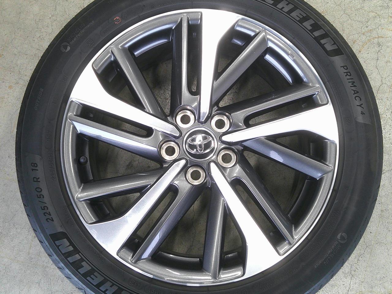 Комплект шин MICHELIN PRIMACY 4 + штатные диски Toyota Corolla крестовой Z комплектация (дорестайл)