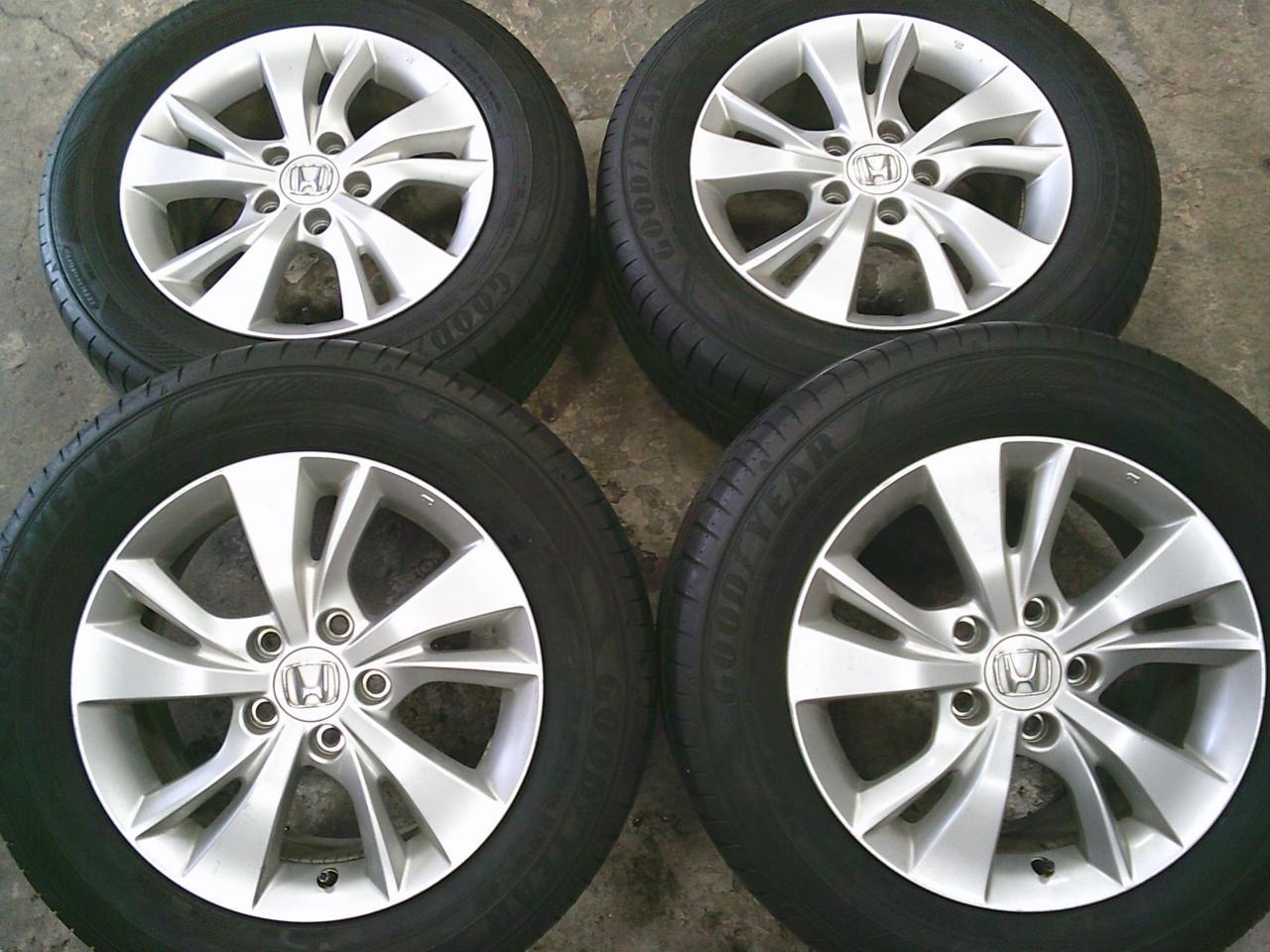 Комплект шин GOODYEAR EfficentGrip RVF02 + штатные диски Honda Vezel RU