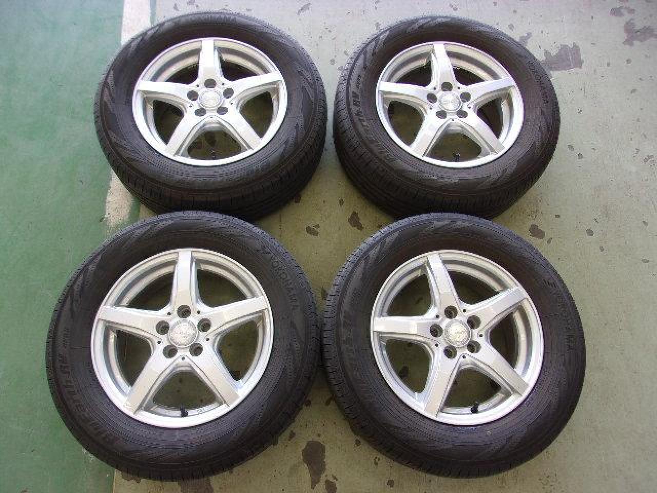 Комплект шин DUNLOP VIOLENTO JS + диски YOKOHAMA BluEarth-RV RV03