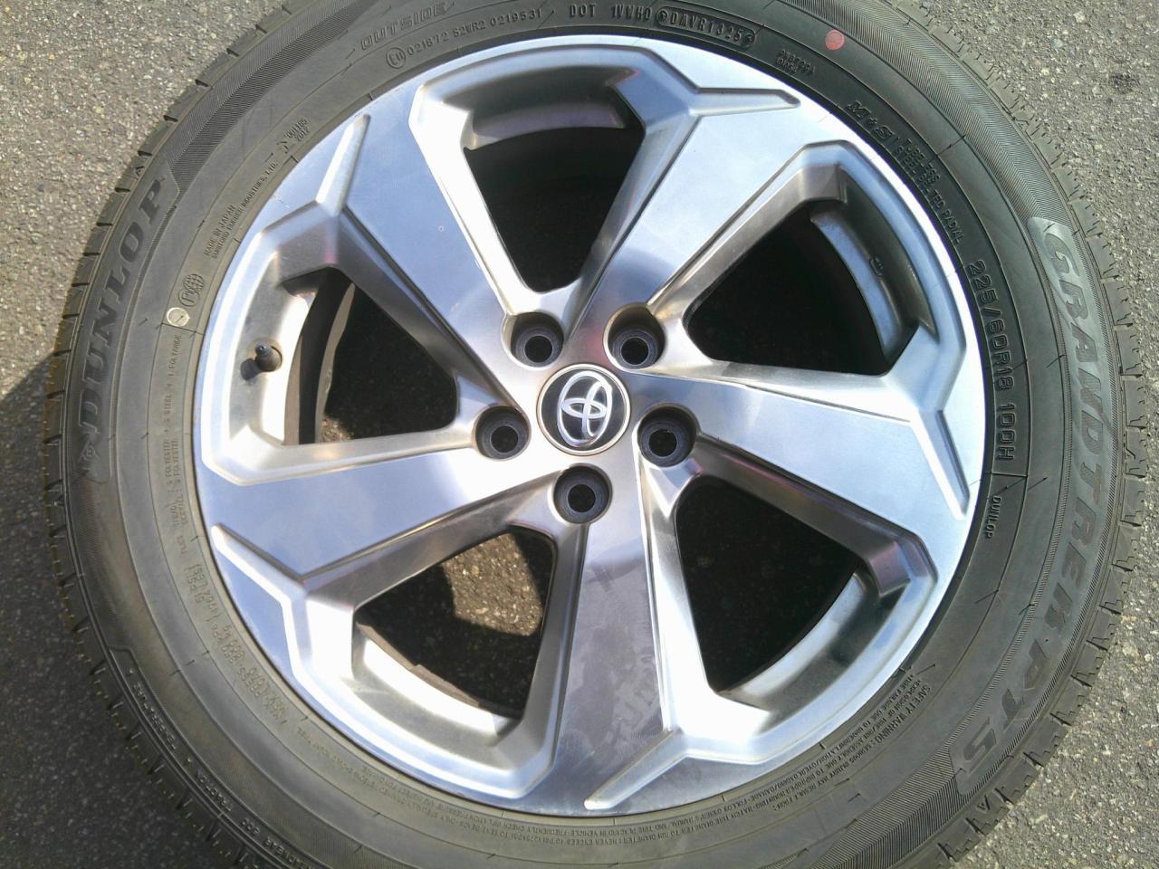 Комплект шин DUNLOP GRANDTREK PT5 + штатные диски Toyota RAV4 G комплектация