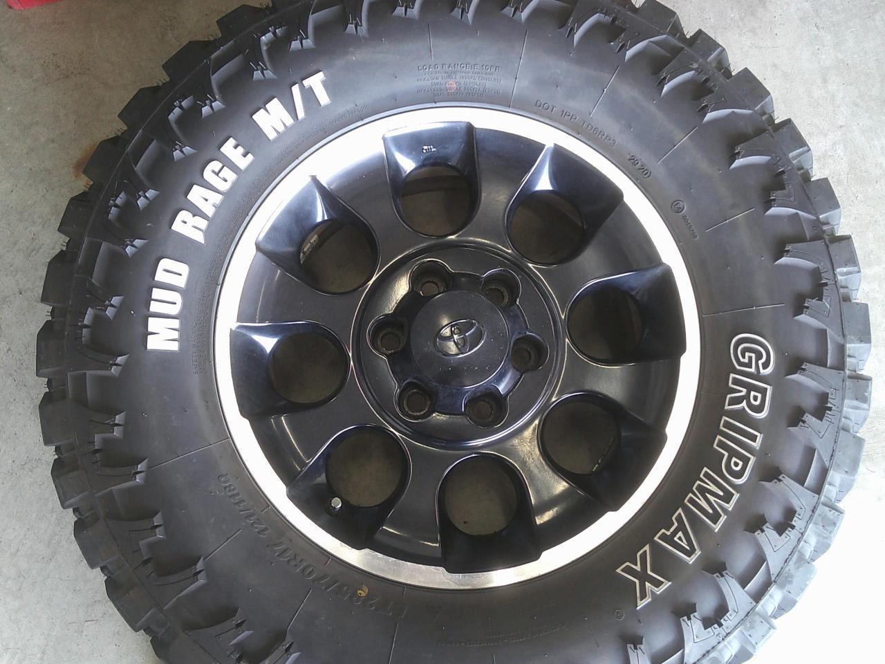 Комплект шин GRIPMAX MUDRAGE + штатные диски Toyota FJ