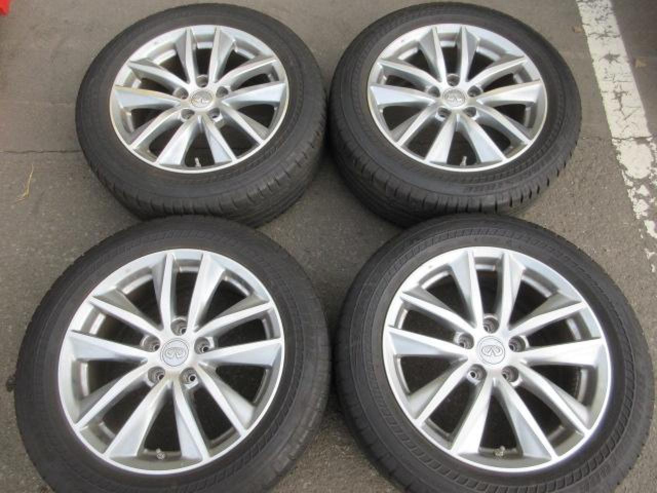 Комплект шин BRIDGESTONE POTENZA S001 RFT + штатные диски Nissan V37 индикатор